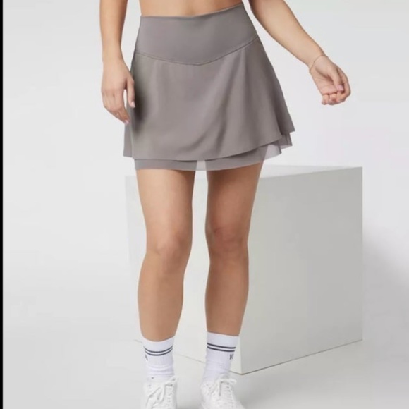 Vuori Mesh Skirt - Size Small - Picture 8 of 9